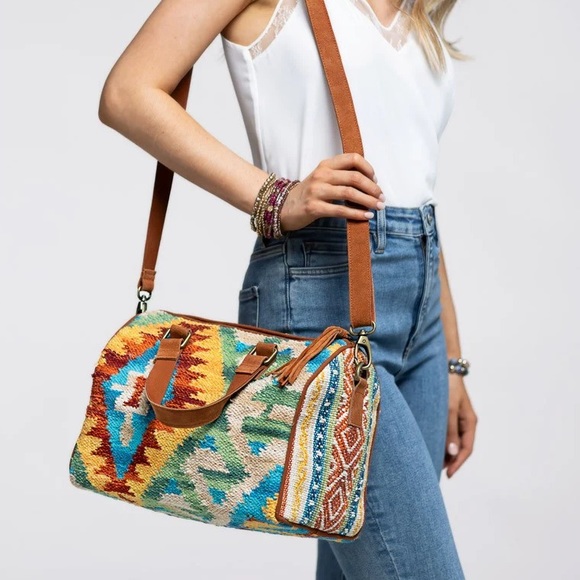 Weekender Western Bohemian Brown and Blue Geometric Shoulder Bag NWT - Picture 3 of 10